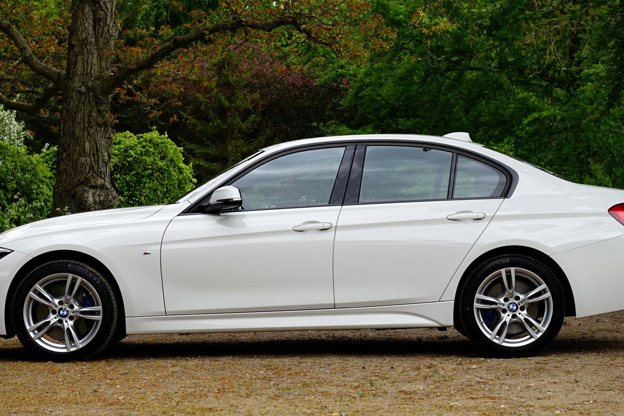 BMW 330i